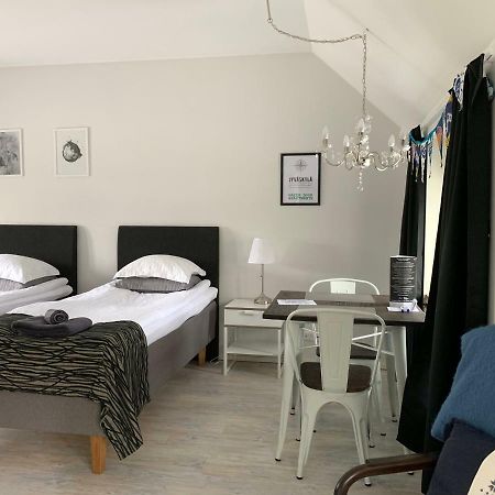 Green Door Apartments ยิวาสคูลา ภายนอก รูปภาพ
