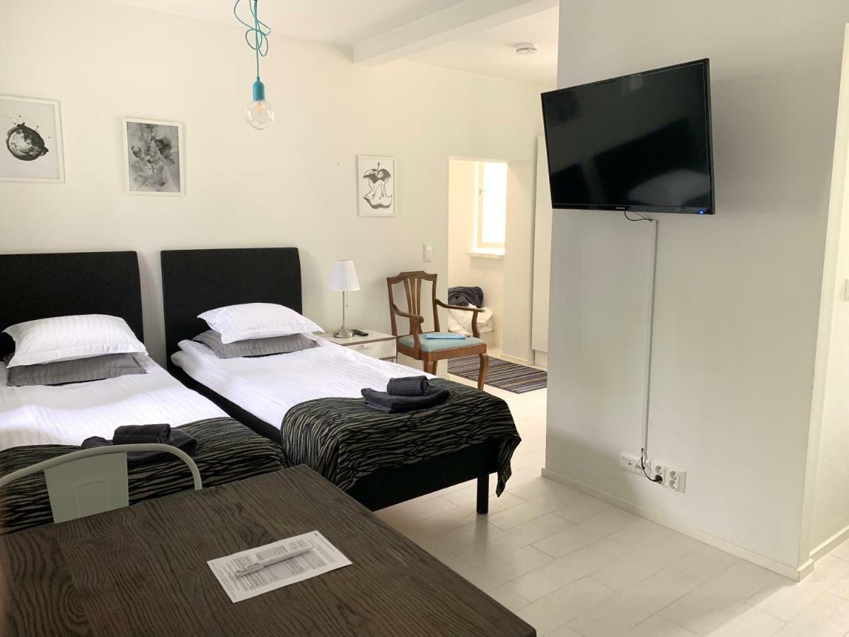 Green Door Apartments ยิวาสคูลา ภายนอก รูปภาพ
