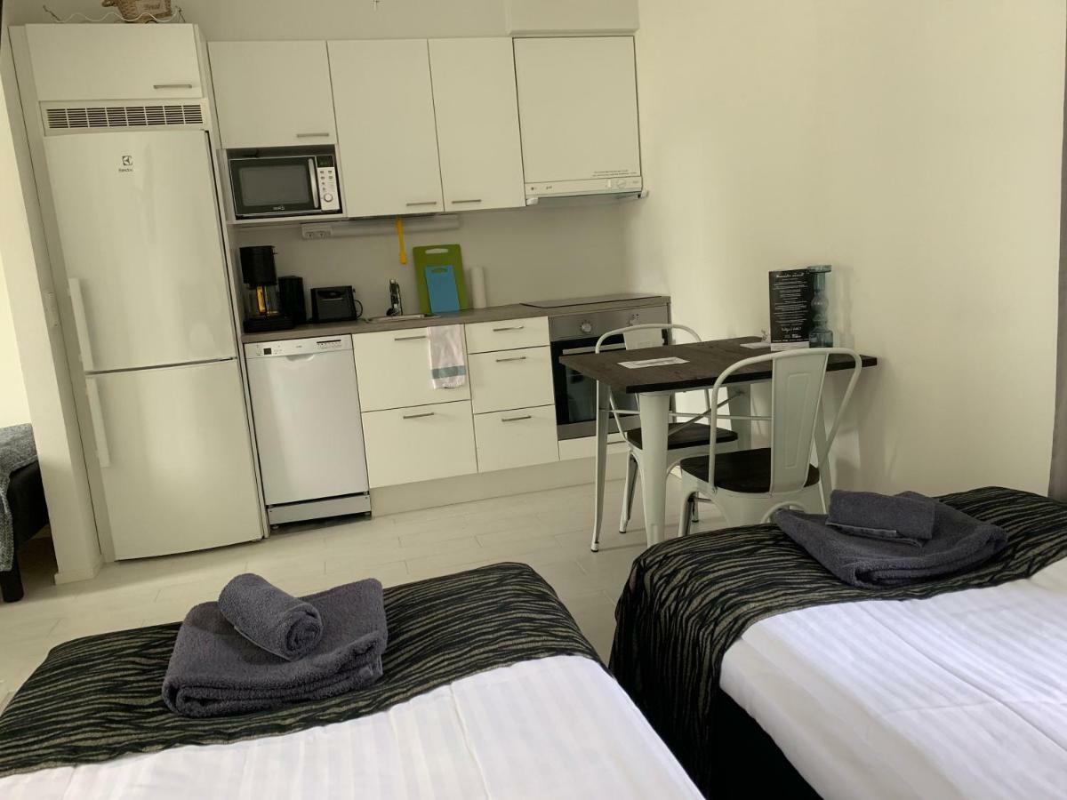 Green Door Apartments ยิวาสคูลา ภายนอก รูปภาพ