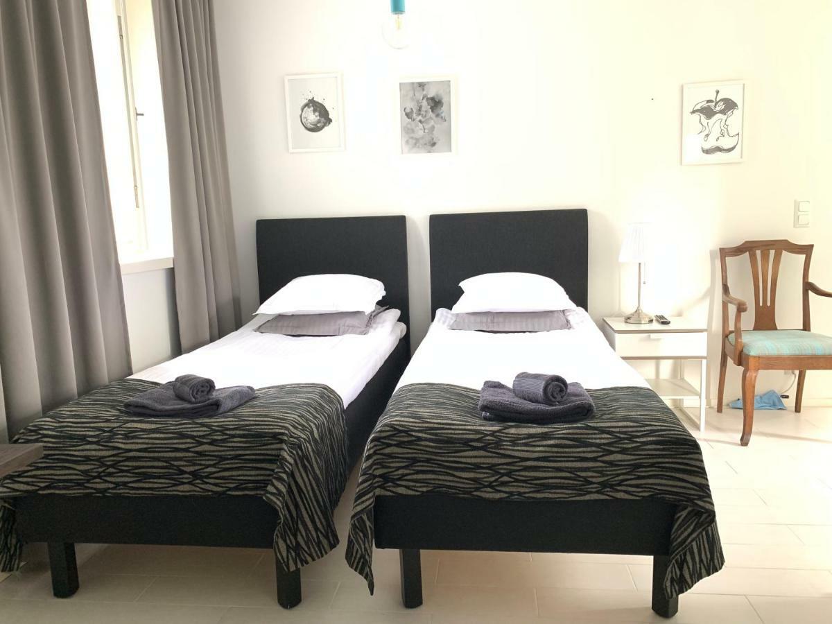 Green Door Apartments ยิวาสคูลา ภายนอก รูปภาพ